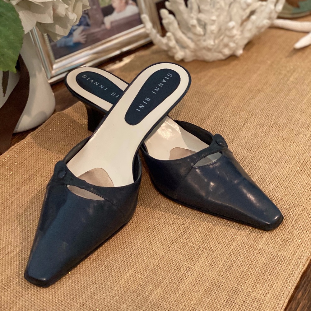 Gianni Bini mule navy kitten heel